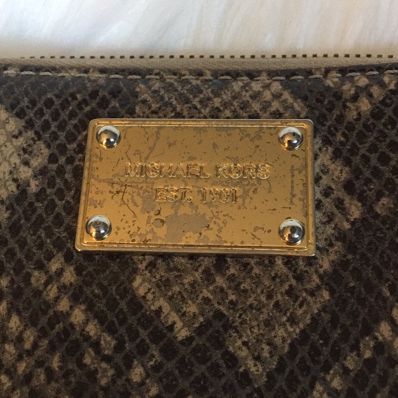 Michael Kors Snake Embossed Wallet - Picture 3 of 7